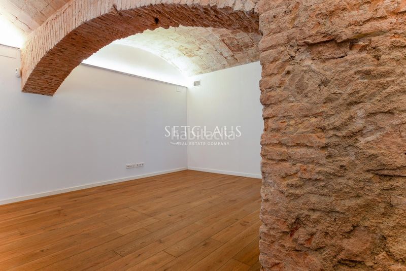 Foto f744819f-f8b8-4046-a44b-a8a888f60c9c. Dúplex amb calefacció piscina a Sant Antoni Barcelona