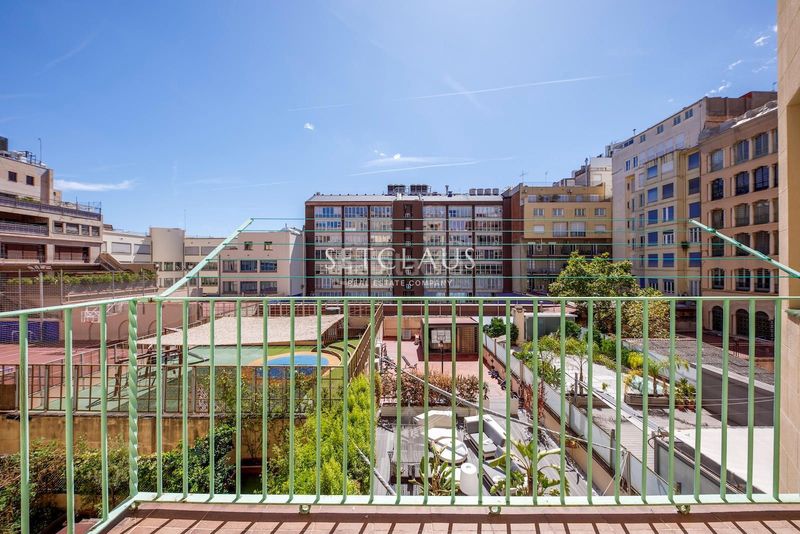 Foto 04397969-3997-49a0-9a9b-0cc5087cbd56. Pis a Dreta de l´Eixample Barcelona