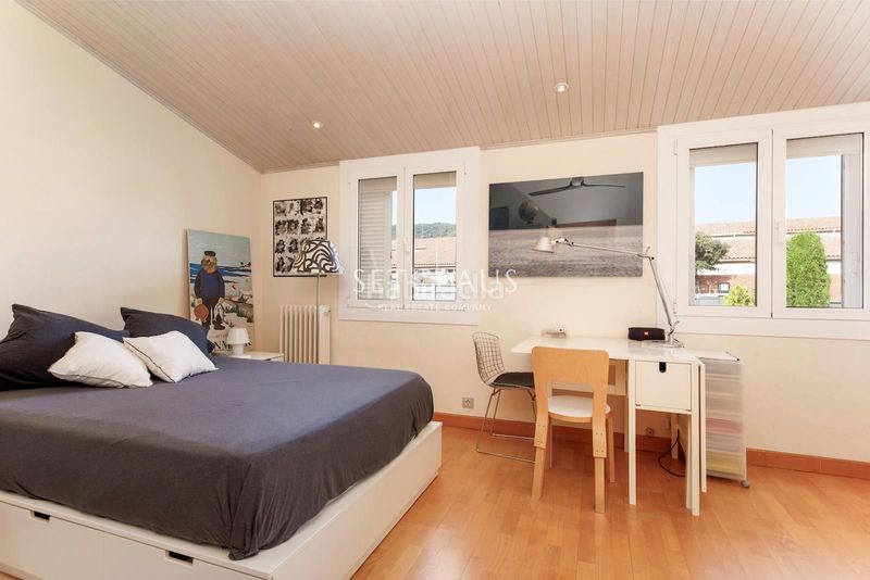 Foto 608cd212-8325-443f-ba47-502fc6ce9043. Casa aparellada amb calefacció aparcament a Teià