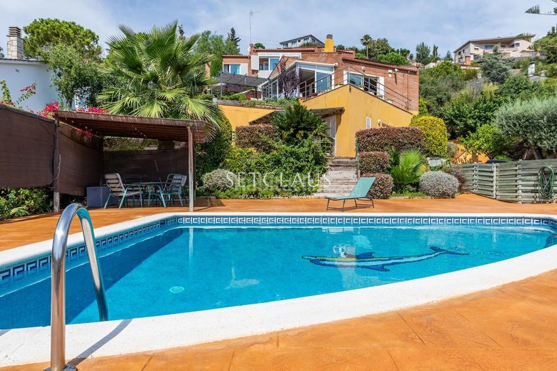 Foto 41d42487-ea0c-44a0-8554-539012ed7a75. Xalet amb calefacció aparcament piscina a Alella