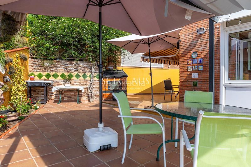 Foto eb181200-7278-45fb-9a12-58f8b430b800. Xalet amb calefacció aparcament piscina a Alella