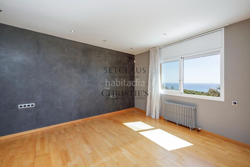 Foto 9be96a35-9435-4064-825c-027714563b2c. Xalet amb calefacció aparcament piscina a Teià