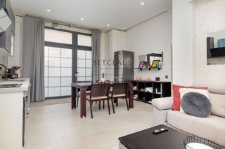 Casa a Port. Casa con terraza y licencia turística