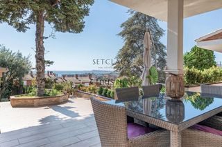Casa aparellada a Teià. Chalet pareado en teià con jardín, piscina privada y vistas pano
