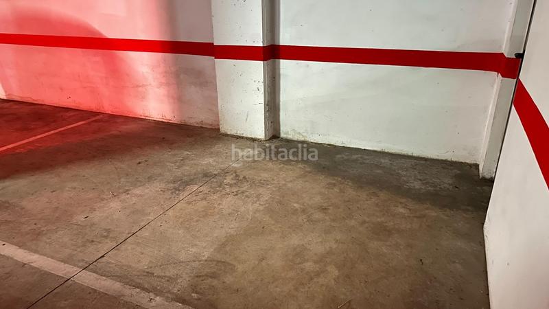 Foto a96ff715-f14b-4238-8dd2-138c84be717f. Parking coche en extremadura 15 en Centre Sant Joan Despí