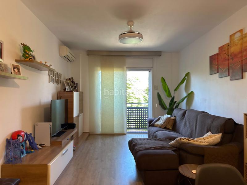 Foto 4e857f66-c2e2-4e9d-a28e-4ad3b06141e4. Pis amb calefacció aparcament a Pallejà