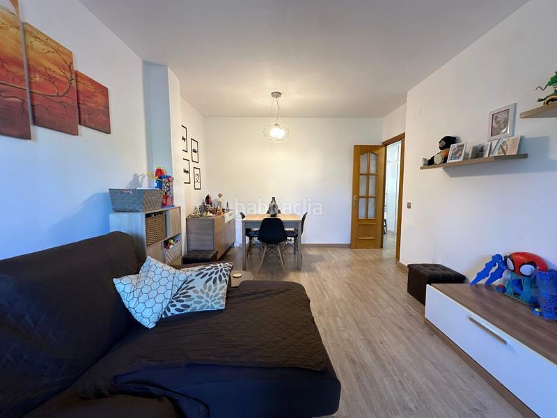 Foto b9b20b80-3d62-4d6c-b452-a9b8d3b258cd. Pis amb calefacció aparcament a Pallejà