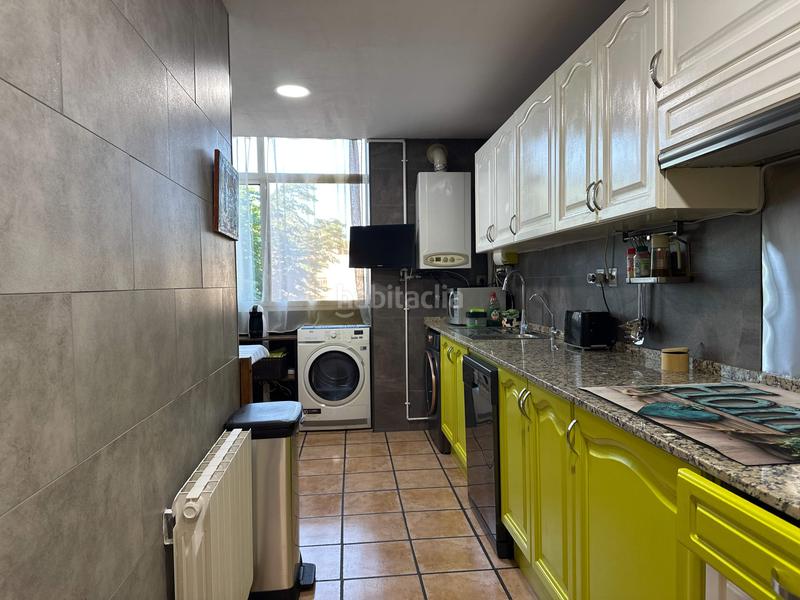 Foto ce8b6f3c-dec0-40a8-82f1-6e78357a10ba. Pis amb calefacció aparcament a Pallejà