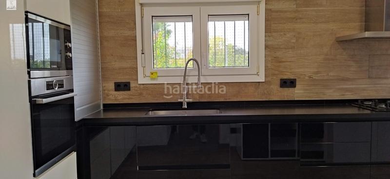 Foto 29d33227-ea2a-48b8-88ff-e9de632fd78b. Chalet avec chauffage parking piscine dans Abrera