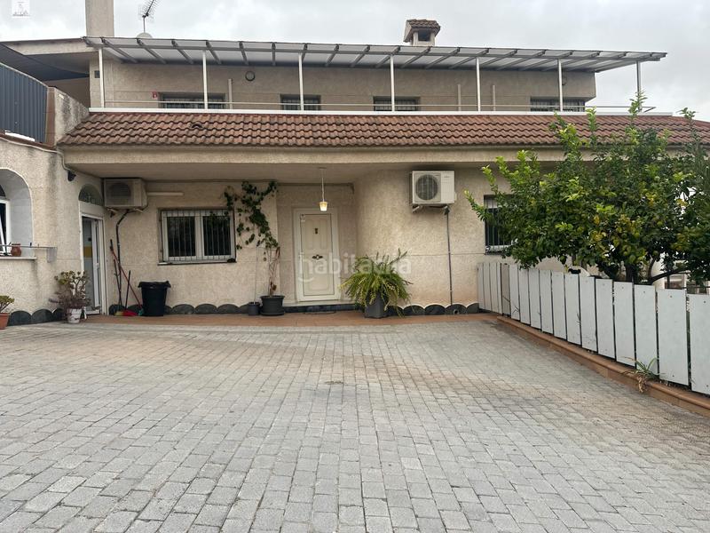 Foto 29ffa419-f779-4c02-9e4d-747db465b9fd. Chalet avec chauffage parking piscine dans Abrera