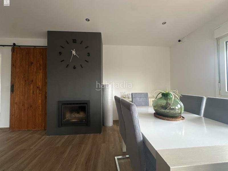 Foto a6e9dada-b98b-4f34-a916-c3300ce41b37. Chalet avec chauffage parking piscine dans Abrera