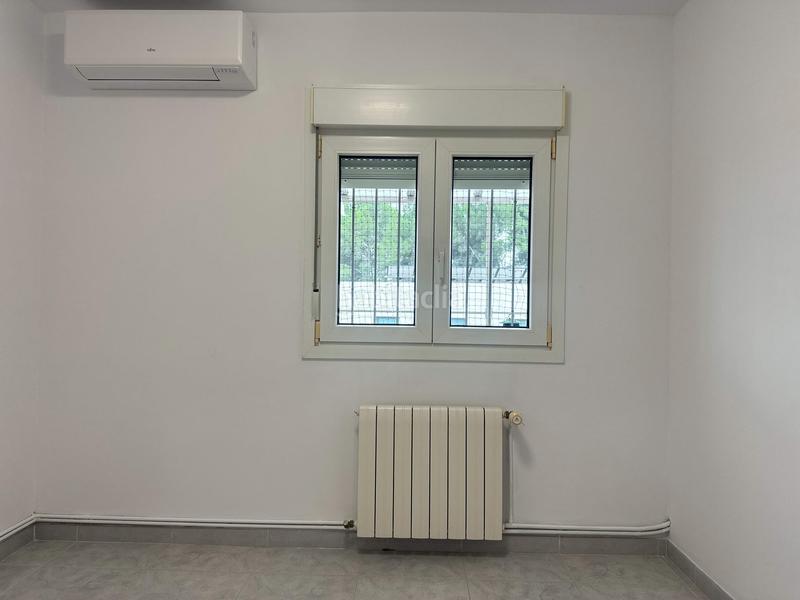 Foto af165146-9e88-4185-9a6f-f0c83ee947cc. Chalet avec chauffage parking piscine dans Abrera