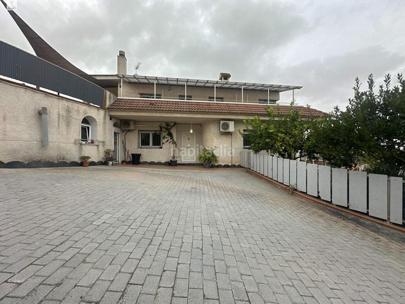 Foto b3ad81eb-c4f7-4a03-84df-d38240c09bbf. Chalet avec chauffage parking piscine dans Abrera