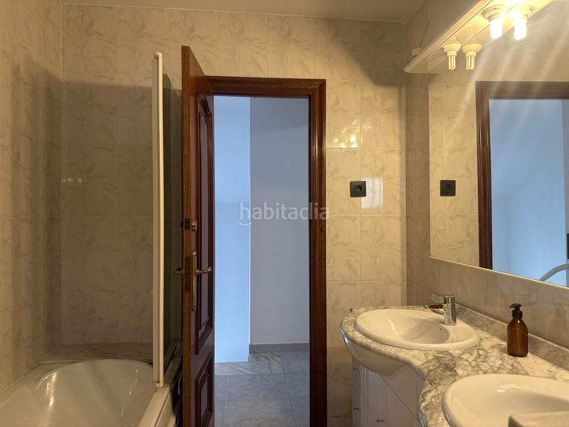 Foto e9cf3dcb-088c-47af-a5ab-3f5cbd538347. Chalet avec chauffage parking piscine dans Abrera