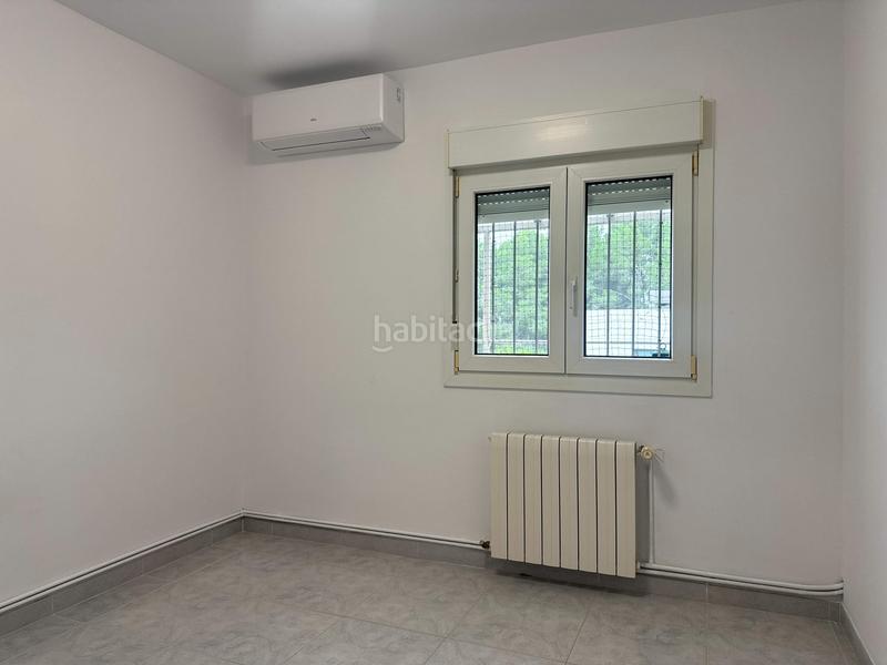 Foto ee69eda1-634e-438d-9668-de65a7ad9ba6. Chalet avec chauffage parking piscine dans Abrera