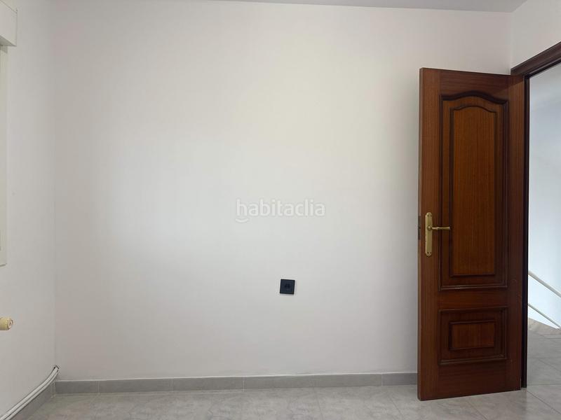 Foto fa549f7b-1562-4842-9c1d-a2a208f08444. Chalet avec chauffage parking piscine dans Abrera