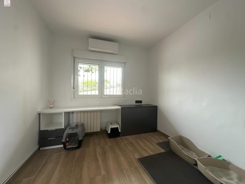 Foto fe6f8fa2-98f4-48f0-8c11-f578cada496b. Chalet avec chauffage parking piscine dans Abrera