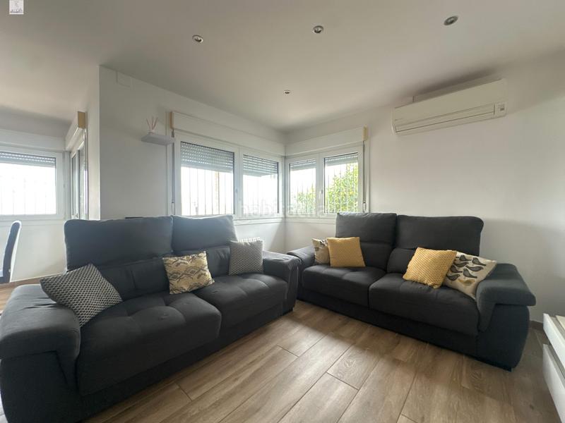 Foto fff5c0f0-8204-4257-b889-e88a9ea7ce23. Chalet avec chauffage parking piscine dans Abrera