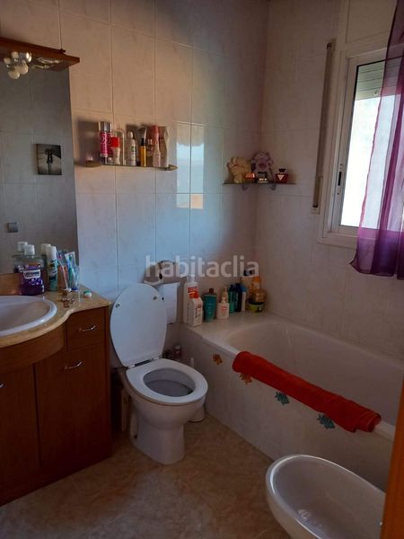 Foto 76c746e0-73bd-4bb4-9024-fbbc845598e8. Casa adossada amb aparcament a Nucli Urbà Esparreguera