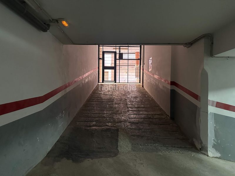 Foto 610c6fa1-93a1-4e6d-a068-634d3a9f8f6f. Aparcament cotxe a del pi 71 a Gelida