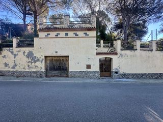 Casa a Llessami, del (c marti) 50. Vivienda a reformar completamente en piera una base con potencia