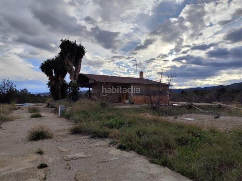 Foto 7ec6adc8-fbbe-49d9-b917-c35f2d33e276. Masia a Cheste