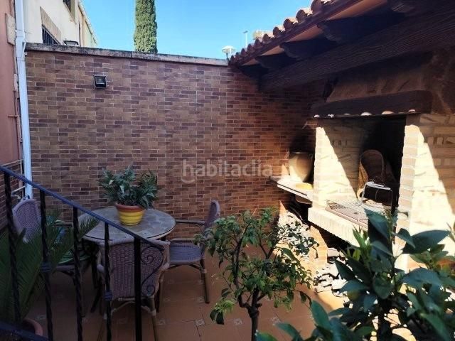 Foto 0ed382d5-abba-4277-b964-7a2282266d9b. Casa adossada amb aparcament a Alaquàs