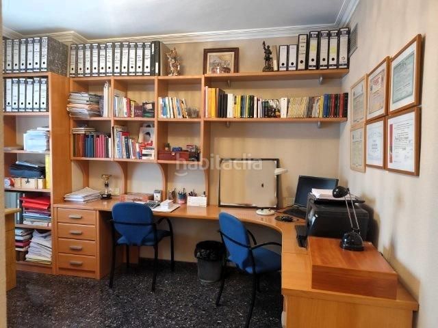 Foto 0f41ab9e-c57f-41ac-9fc9-27755974f18c. Casa adossada amb aparcament a Alaquàs