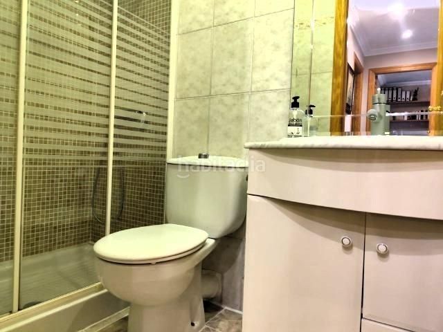 Foto 2394bc0d-0ea4-4e52-a11e-96c6ef00cf9b. Casa adossada amb aparcament a Alaquàs