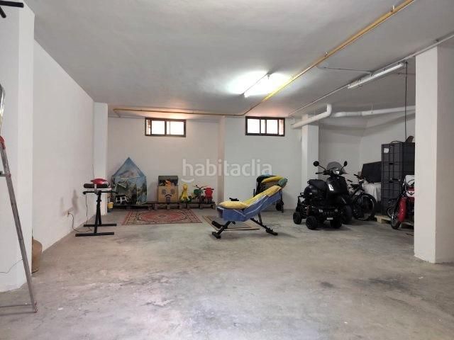 Foto 2bc169ba-5083-4074-8992-b99d3e33ab8d. Casa adossada amb aparcament a Alaquàs