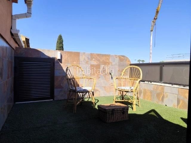 Foto 3cdb7aab-5c89-4c85-930c-dfb4d564c6b0. Casa adossada amb aparcament a Alaquàs