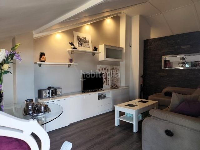 Foto 82749ef2-8445-48cd-ada0-45018ec1442c. Casa adossada amb aparcament a Alaquàs