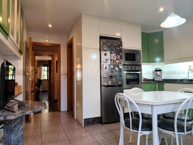 Foto 82b60a33-9f55-4360-b2f6-301e41964bc4. Casa adossada amb aparcament a Alaquàs