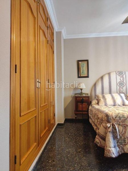 Foto 84c05149-d9f4-4b42-9d64-ab8880038b23. Casa adossada amb aparcament a Alaquàs