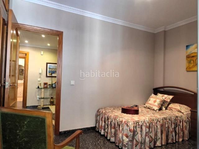 Foto ac6b38bb-8365-4856-819d-f8355a3083eb. Casa adossada amb aparcament a Alaquàs