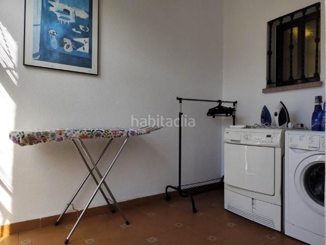 Foto b9920f1a-4313-440a-8ae1-bc47536e86ca. Casa adossada amb aparcament a Alaquàs