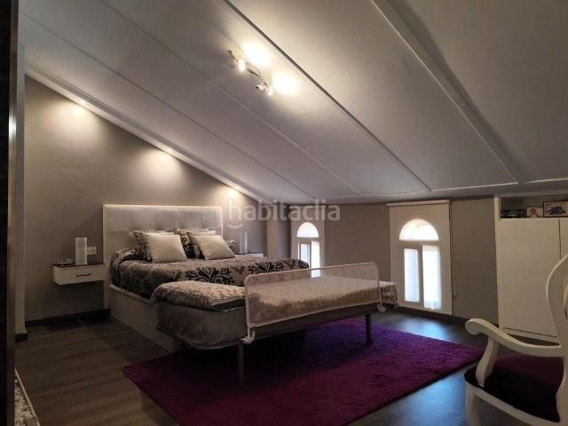 Foto c16de2a6-4b85-47f0-9321-40bc64c71537. Casa adossada amb aparcament a Alaquàs