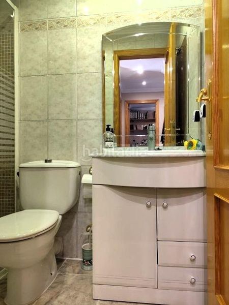 Foto dad1e0b2-95fc-41c9-80a8-70e4955fe076. Casa adossada amb aparcament a Alaquàs