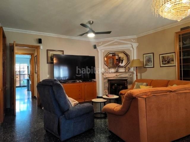 Foto e1c5f8fb-444d-4460-9152-5ca140a0c586. Casa adossada amb aparcament a Alaquàs