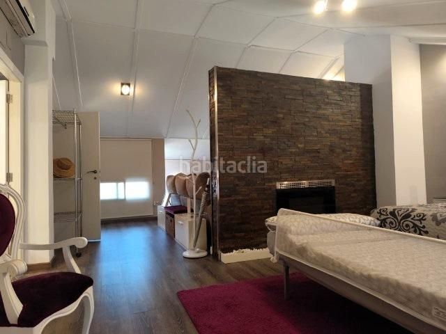 Foto fdbba6d9-3e46-4845-9797-0151ddcab91b. Casa adossada amb aparcament a Alaquàs