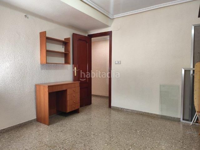 Foto c3082e35-50b6-419c-9487-7cac5b6bca25. Pis a Alaquàs