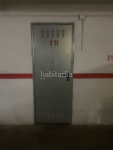 Foto 97d32936-f073-4a1b-9ff8-c93d0c1ad773. Aparcament cotxe a Alcácer