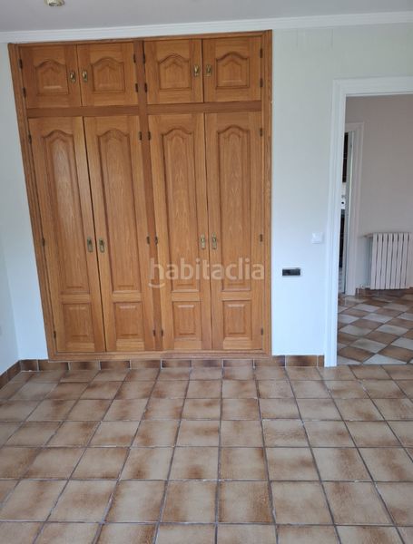Foto dbba7465-57b0-4e99-a7e0-644463050630. Chalet with fireplace heating parking pool in Picassent