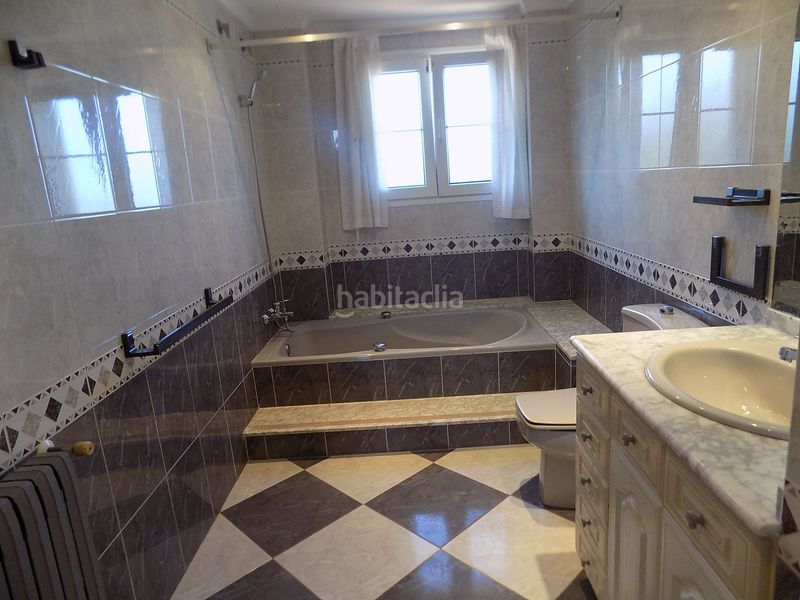Foto e30f1bf6-751b-4ce2-9901-88b7685a739a. Xalet amb xemeneia calefacció aparcament piscina a Picassent