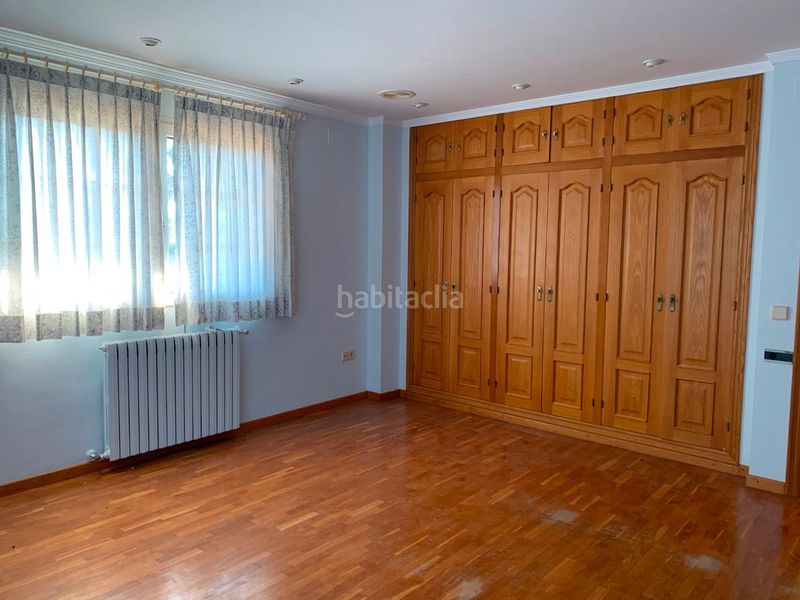 Foto f1577259-972b-4ba9-9f93-e5ce3b9ab386. Xalet amb xemeneia calefacció aparcament piscina a Picassent