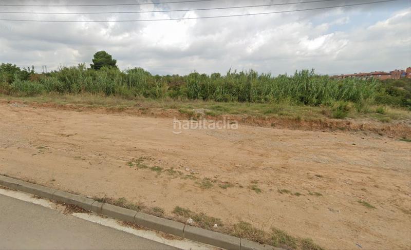 Foto 43089cd4-2777-40dd-8e98-66ba1161201a. Terrain résidentiel dans plaça la sínia 2 dans Martorell