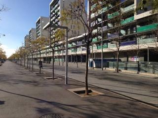 Aparcament cotxe a Avenida olof palme 14. 19 places disponibles