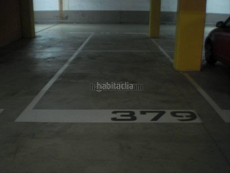Foto e9629375-ebda-4bc6-8a27-c4a21a550a00. Aparcament cotxe a avenida olof palme 14 a Vilamarina Viladecans