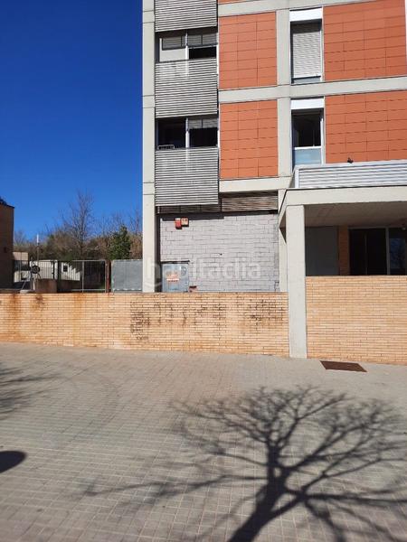 Foto c0e3eca7-f61d-436f-a9b7-68a815553bf0. Alquiler local comercial a bon preu en Can Llong Sabadell