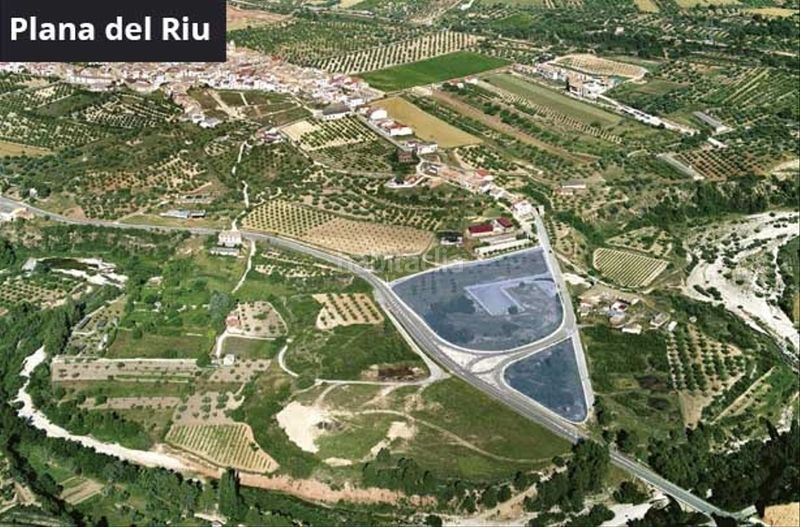 Foto d36e8f56-5a31-4640-9efb-0bf0e4d7cf28. Area edificabile industriale in Arnes
